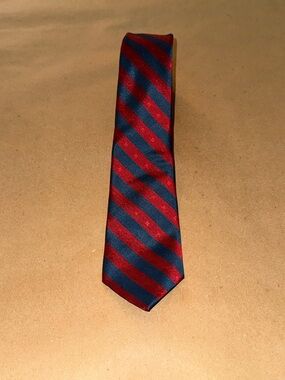 Elaan Vintage Red And Blue Striped Necktie Tie Skinny 57.5 Inch USA Preppy Fancy